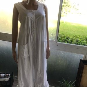 Vintage white Night Gown with pockets by Lewis Frimel